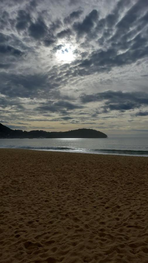 Com Em Garatucaia. *